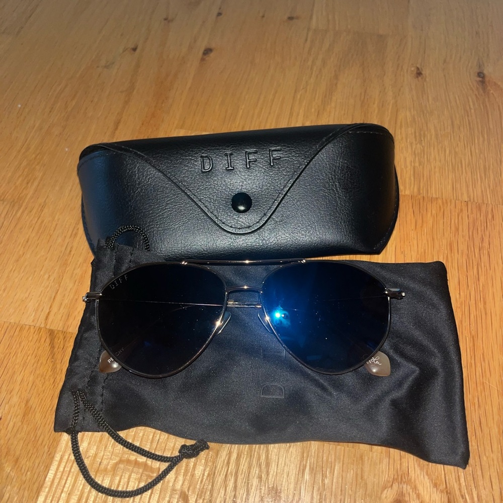 Diff Eyewear Blue Aviator Sunglasses